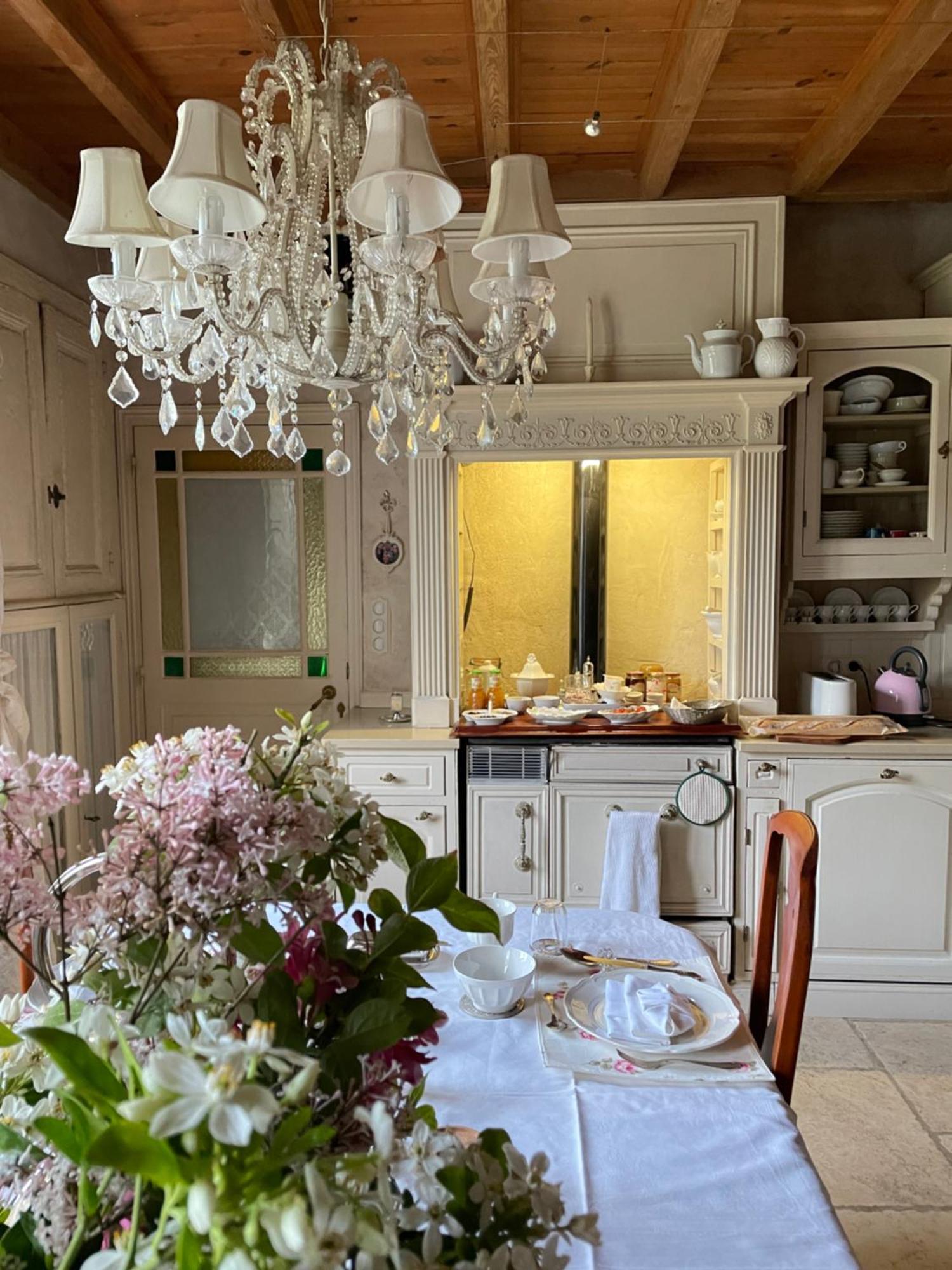 Chambre De Charme Dans Un Jardin De 1500M2 Nueil-sur-Layon Exteriér fotografie